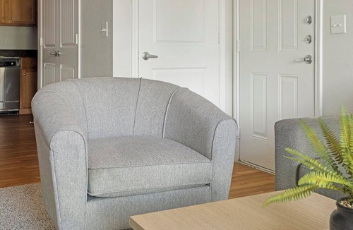 Sweetbriar Apartment | Landing | Incredible 1BD, Courtyard, Pool