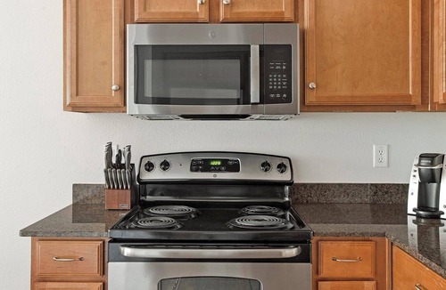 Sweetbriar Apartment | Landing | Incredible 1BD, Courtyard, Pool