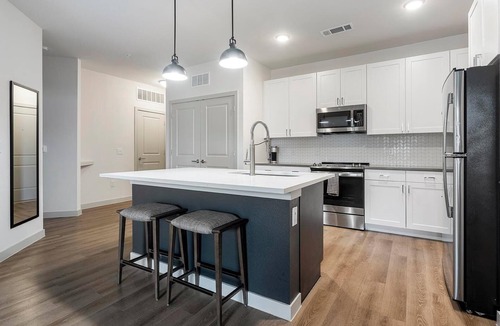 Lower Basin Lake Travis Apartment | Landing | Incredible 1BD, Clubhouse, Gym