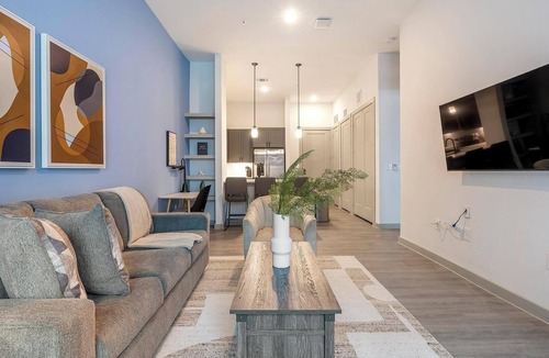MLK Apartment | Landing | Incredible 1BD, Courtyard, Pool