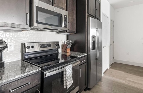 Austin Apartment | Landing | Incredible 1BD, Gym, Pool