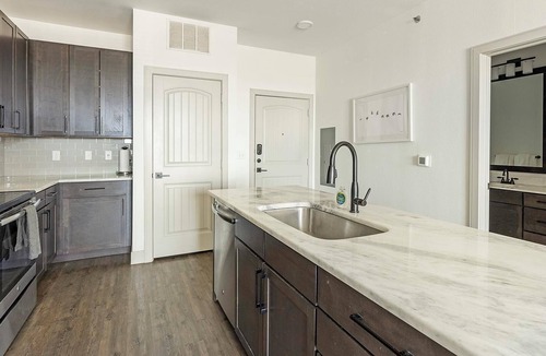 Denton Apartment | Landing | Incredible 1BD, Gym, Clubhouse