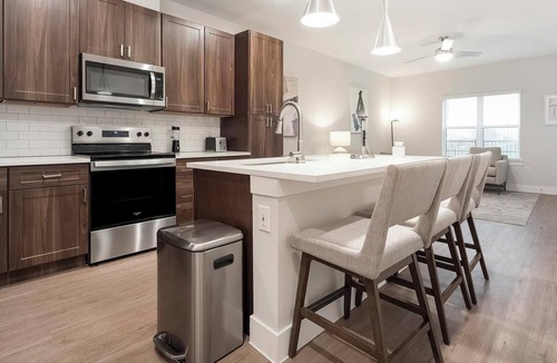 Seguin Apartment | Landing | Incredible 1BD, Gym, Pool