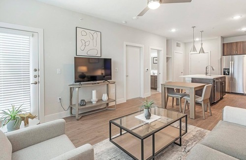 Seguin Apartment | Landing | Incredible 1BD, Gym, Pool