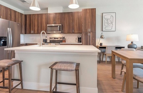 Seguin Apartment | Landing | Incredible 1BD, Gym, Pool