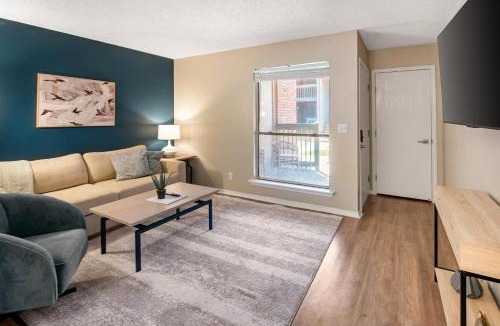 South Tulsa Apartment | Landing Incredible 1BD Gym Pool