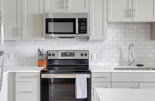 Montopolis Apartment | Landing | Incredible 1BD in Montopolis