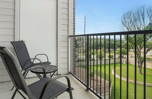 Montopolis Apartment | Landing | Incredible 1BD in Montopolis