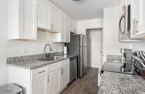 DeSoto Apartment | Landing | Incredible 1BD, Pool, Tennis Court