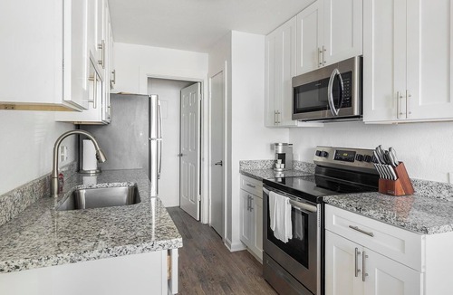 DeSoto Apartment | Landing | Incredible 1BD, Pool, Tennis Court