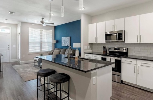 Allen Apartment | Landing | Incredible 1BD, Pool, Yoga Studio