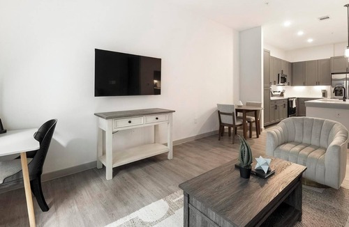 MLK Apartment | Landing | Incredible 1BD, Rooftop Lounge, Gym