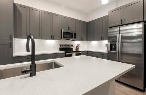 MLK Apartment | Landing | Incredible 1BD, Rooftop Lounge, Gym