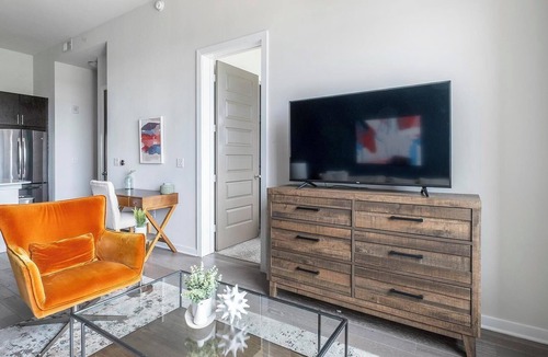 Woodland Heights Apartment | Landing | Incredible 1BD, Gym, Yoga Studio