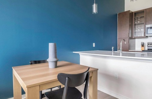 Woodland Heights Apartment | Landing | Incredible 1BD, Gym, Yoga Studio