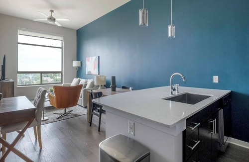 Woodland Heights Apartment | Landing | Incredible 1BD, Gym, Yoga Studio