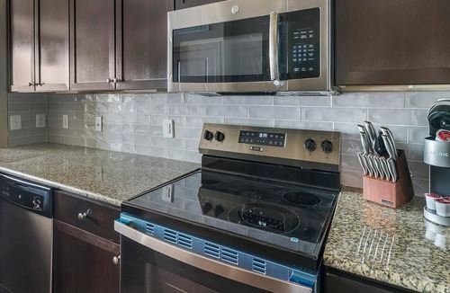 Barker Apartment | Landing | Incredible 1BD, Clubhouse, Courtyard