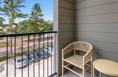 Barker Apartment | Landing | Incredible 1BD, Clubhouse, Courtyard