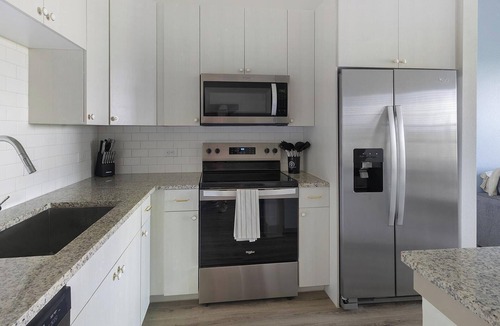 Addicks Apartment | Landing | Incredible 1BD, Gym, Yoga Studio