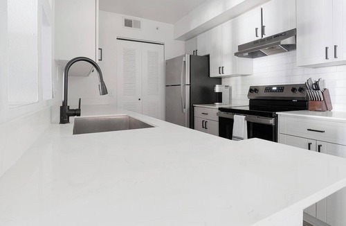 Fruitville Apartment | Landing | Incredible 2BD, Gym, Clubhouse