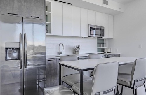 Washington Apartment | Landing | Incredible 2BD, Rooftop Lounge, Gym