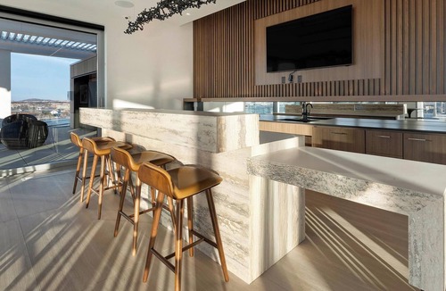 Washington Apartment | Landing | Incredible 2BD, Rooftop Lounge, Gym