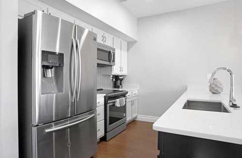 Little Italy Apartment | Landing | Incredible 2BD, Gym