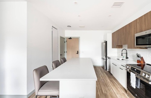 Haverhill Apartment | Landing | Incredible 2BD, Gym, Pool