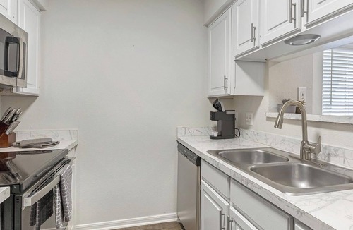 Denton Apartment | Landing | Incredible 2BD, Courtyard, Gym