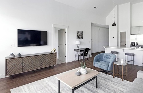 Athens Apartment | Landing | Incredible 2BD, Gym, Clubhouse