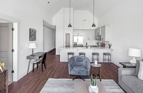 Athens Apartment | Landing | Incredible 2BD, Gym, Clubhouse