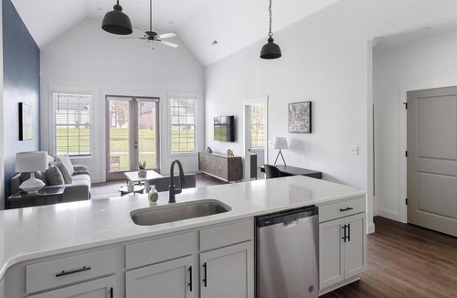 Athens Apartment | Landing | Incredible 2BD, Gym, Clubhouse