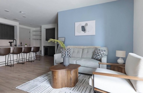 MLK Apartment | Landing | Incredible 2BD, Gym, Courtyard