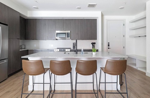 MLK Apartment | Landing | Incredible 2BD, Gym, Courtyard