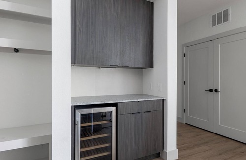 MLK Apartment | Landing | Incredible 2BD, Gym, Courtyard