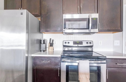 Katy Apartment | Landing | Incredible 2BD, Gym, Pool