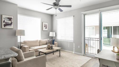 Madison Apartment | Landing Incredible 2BD Pool Gym