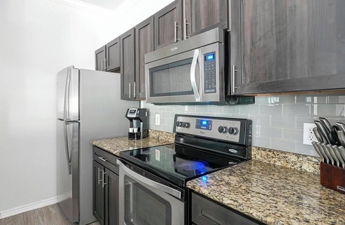 Falconhead Apartment | Landing | Incredible 2BD in Bee Cave
