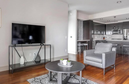 Houston Apartment | Landing | Incredible 2BD, Pool, Gym