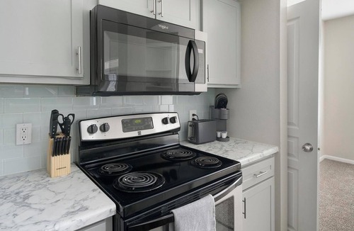Briarforest Apartment | Landing | Incredible 2BD, Pool, Gym