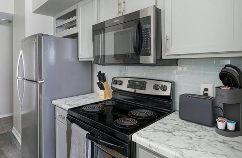 Briarforest Apartment | Landing | Incredible 2BD, Pool, Gym