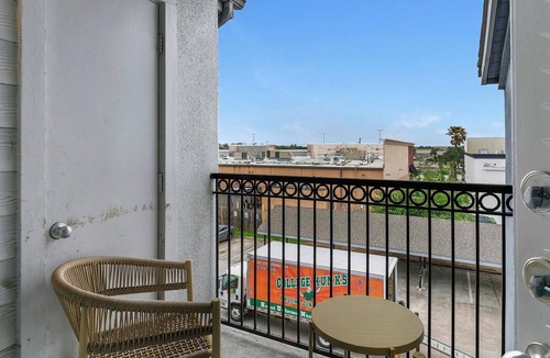Briarforest Apartment | Landing | Incredible 2BD, Pool, Gym