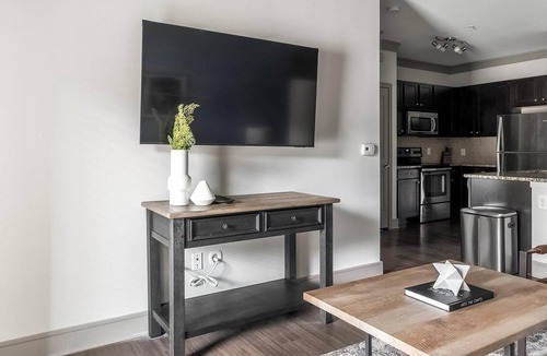 George Bush Park/Eldridge Apartment | Landing | Incredible 2BD, Gym, Pool