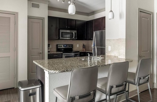 George Bush Park/Eldridge Apartment | Landing | Incredible 2BD, Gym, Pool