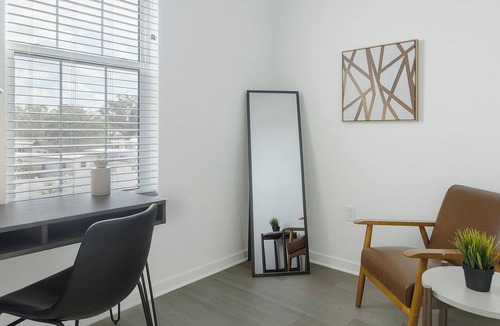 Lakeland Apartment | Landing | Incredible 2BD, Pool, Gym