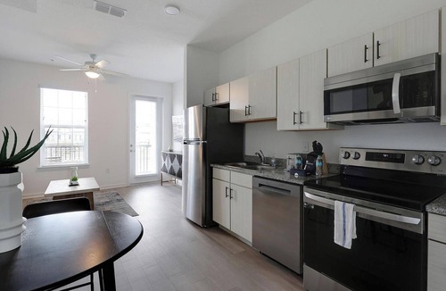 Lakeland Apartment | Landing | Incredible 2BD, Gym, Clubhouse