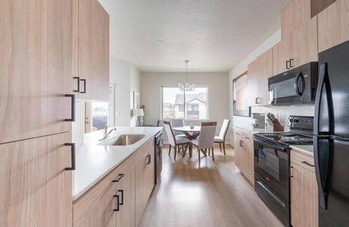 Molalla Apartment | Landing | Incredible 2BD, Pool, Gym