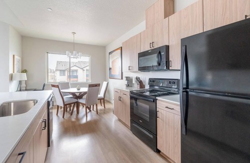 Molalla Apartment | Landing | Incredible 2BD, Pool, Gym