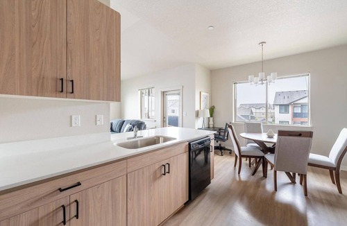 Molalla Apartment | Landing | Incredible 2BD, Pool, Gym