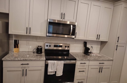 Newberry Apartment | Landing | Incredible 2BD, Pool, Gym